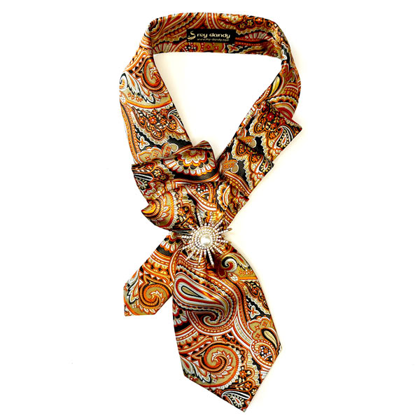 Pleated necktie paisleys pattern