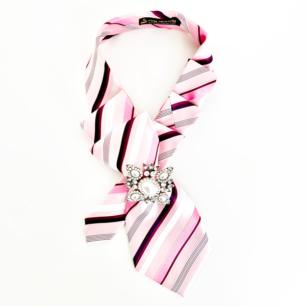 Pleated necktie stripe pattern