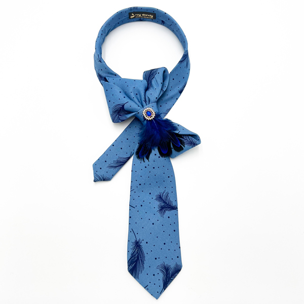 Ascot denim necktie with feathers