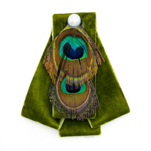 Classic peacock brooch in olive green