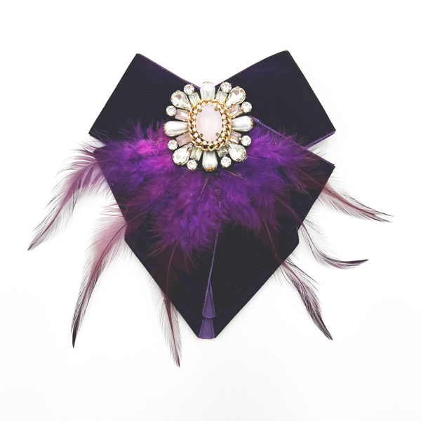 Victorian chic brooch in purple